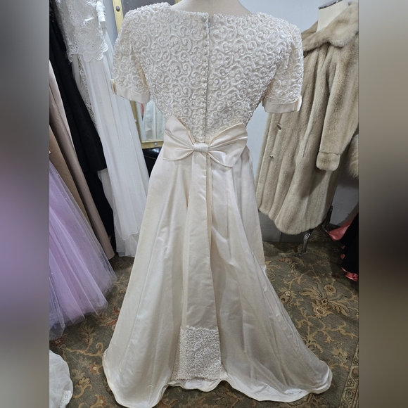 Moda Donatella Short Sleeve Wedding Gown with Emroidered Bodice - Picture 7 of 14